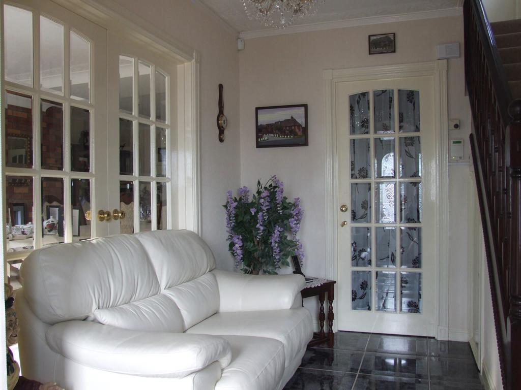 Pineview Guesthouse Poole Exteriör bild